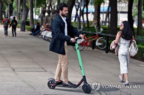 멕시코시티 공유 전동킥보드 도난에 골치…일시 운영중단