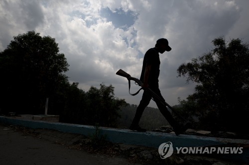 치안유지 위한 필요악? 또다른 범죄조직?…멕시코 자경단 딜레마