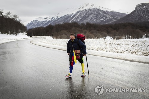 한쪽 다리로 남미 땅끝까지 1만4천㎞…베네수엘라 남성의 도전