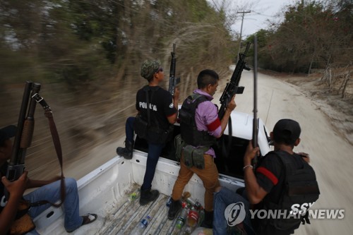 치안유지 위한 필요악? 또다른 범죄조직?…멕시코 자경단 딜레마