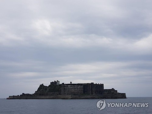 日 군함도, 기준치 이상 석면 검출로 폐쇄