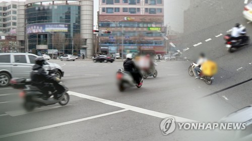 [인턴액티브] 한여름 오토바이 헬멧 속은…