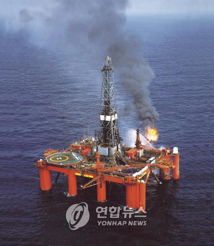 국제유가 '美 원유재고 급감' 사흘째 강세…WTI 1.7%↑