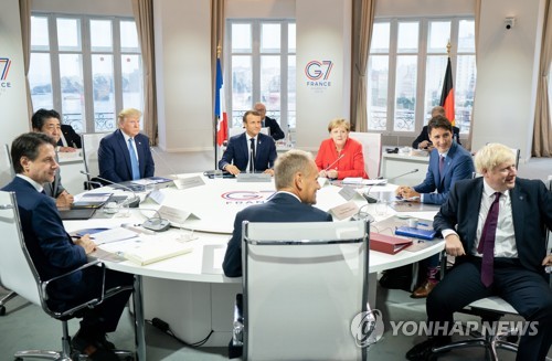 이란 외무장관, G7 회담장 깜짝 방문…트럼프 설득엔 한계