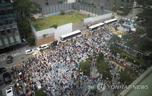 광복절 서울도심 집회·행진으로 혼잡…"대중교통 이용"