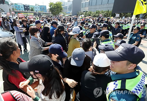 작년 몸싸움 벌어진 인천퀴어축제 내일 열려…경찰 '긴장'