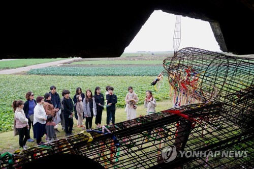 [#꿀잼여행] 제주권: 광복절 의미 새기는 다크투어…알뜨르비행장 가볼까