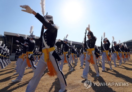 병장월급 2022년 67만6천원…급식 개선 등 30조 투입(종합2보)