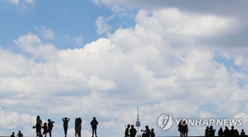 한낮에도 선선한 늦여름 바람…곳곳 막바지 휴가 행렬