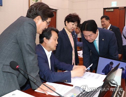 與, '극일 캠페인' 총력…'올림픽보이콧' 당정 협의 추진