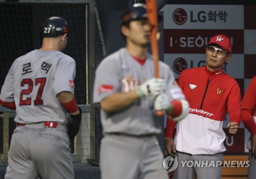 더위 타는 SK 와이번스…염경엽 "올 시즌 후 웨이트 훈련 집중"