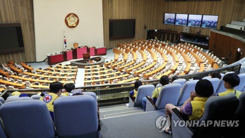 국회 노동개혁특위 출범 '난항'…여야 '위원장직 쟁탈전'에 발목