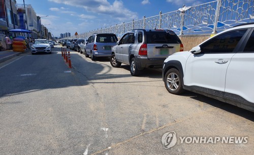 피서 절정 동해안 해수욕장 '무질서 극성'