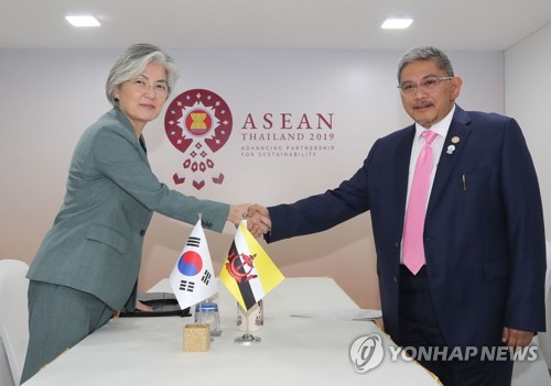 강경화, 이틀째 방콕서 여론전…日겨냥 "타국 희생 시켜선 안돼"