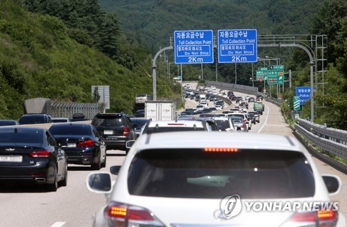 '피서 절정' 꽉 막힌 동해안 가는 길…서울∼강릉 최대 5시간