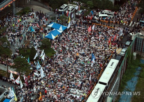 中매체들 "한국 민중, 日 아베정권에 분노"…대규모 집회 주목