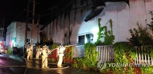 경주 자동차 부품공장서 화재…3시간반 만에 진화(종합2보)