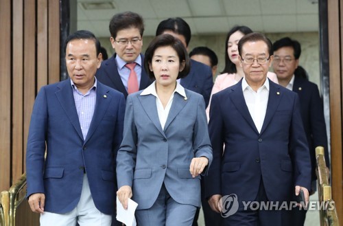 여야, '日보복·北미사일' 공방 지속…靑 대상 운영위서 격돌