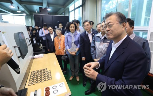 [특징주] 日백색국가 개정안에 반사이익 수혜주 강세(종합)