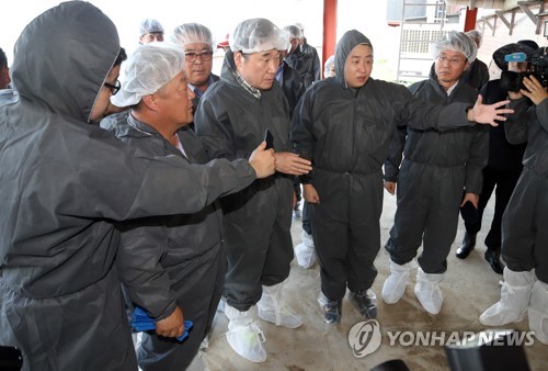 이총리, 축산·채소 농장 방문해 폭염 대응 상황 점검