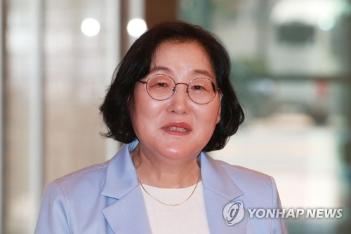 이정옥 여가부장관 후보자 "돌봄 존중받는 사회 만들겠다"