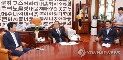 文의장-여야 원내대표 회동…결산처리·청문회 일정 논의