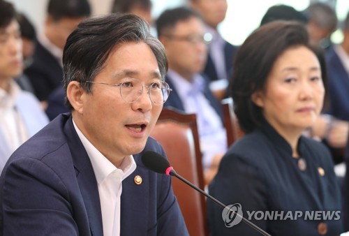 日 맞선 100대 핵심품목 공개여부 논란…성윤모 "기업들이 꺼려"