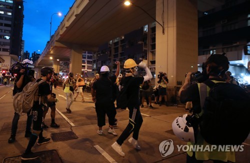 홍콩특구 정부 "폭력 시위자 응징할 것" 강력 경고