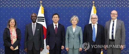 강경화, 백진현 국제해양법재판소장 면담…협력방안 논의