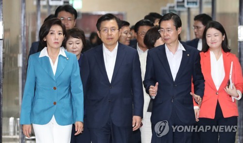 여야, '조국 인사청문회' 일정 못잡고 공방만 되풀이