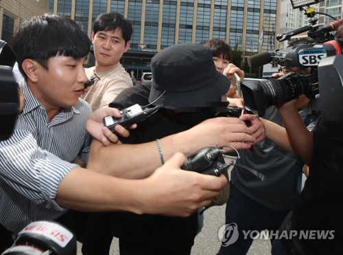 '日여성 폭행' 한국남성 폭행 혐의 입건…모욕 혐의도 수사