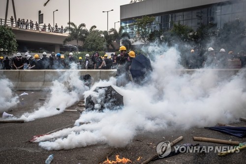 "홍콩 시위 근본 원인은 심각한 불평등…젊은이들 희망 포기"