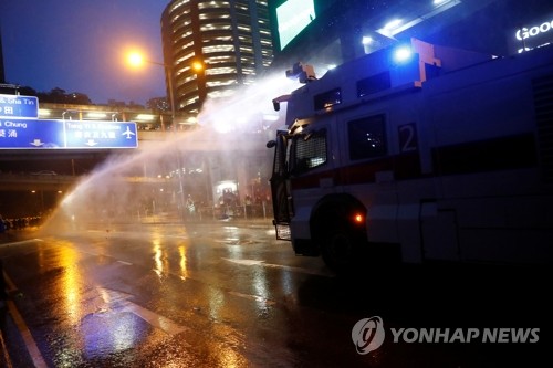 정부, '시위격화' 홍콩에 여행경보 발령…"안정시까지 여행유의"