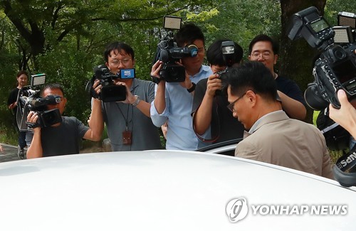 서울대 동창회 장학재단, '조국 딸 논란'에 장학금 수여식 취소