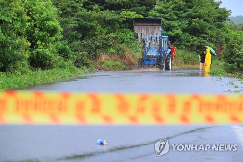 제주도 전역 호우경보…천둥·번개 동반한 강한 비