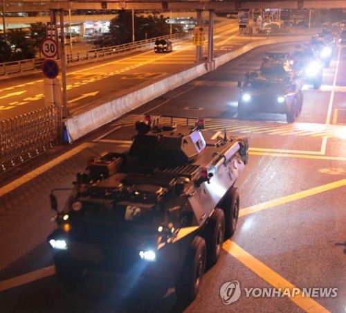 中, 대규모 주말시위 앞두고 심야에 홍콩 주둔군 교체(종합)