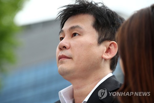 '원정도박·성접대 혐의' 양현석 밤샘조사…혐의 대체로 부인