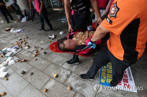 강원교육청, 점거 농성 중인 학교 청소원 퇴거 과정서 마찰