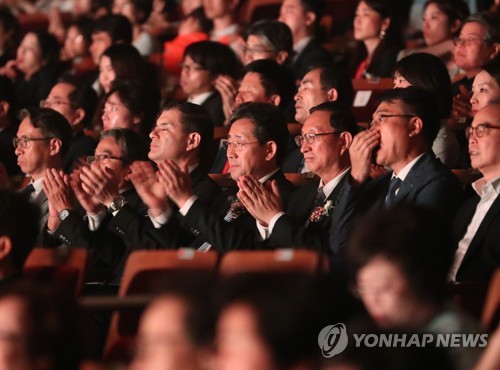 "문화·관광 협력으로 평화 구축"…韓·中·日, 인천선언문 채택(종합2보)