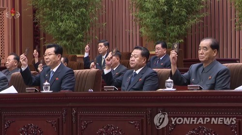 법령 공포하고 대사도 뽑고…더 세진 김정은 국무위원장