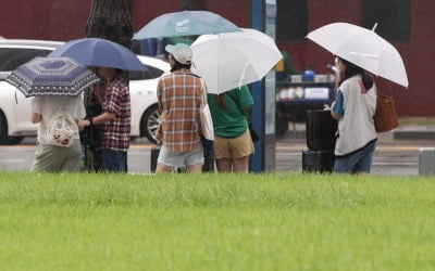 태풍 크로사에 전국 대부분 폭염특보 해제…오늘 날씨, 흐리고 비