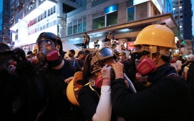 홍콩시위, 中 무력개입 우려 고조…韓경제 타격 불가피