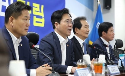 성윤모 장관 "소재·부품·장비 예타 면제 곧 마무리"