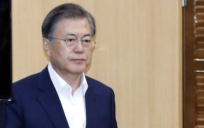 한일 '미래' 키워드 꺼낸 文대통령…극일-대화 '투트랙' 재확인