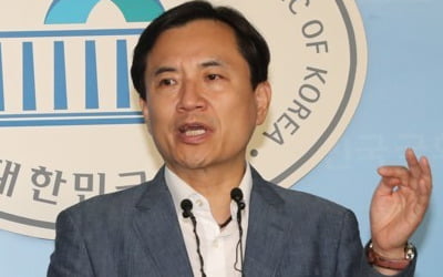 조국 청문회에 '저격수'로 투입된 김진태…"조국 내가 잘 안다"