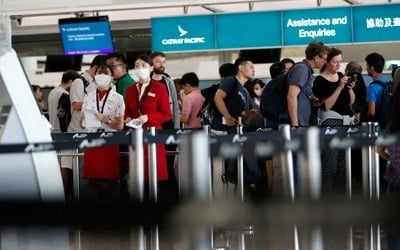 홍콩공항 재개에 여행객 귀국준비…국적 항공사 운항도 정상화