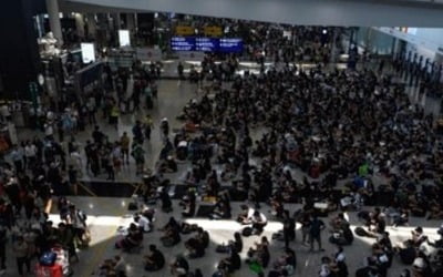 홍콩 시위대 공항 점거시위 재개…'항공대란' 재발 우려