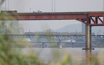 '몸통 시신 사건' 한강수색 중 팔 발견…신원 확인 기대(종합)