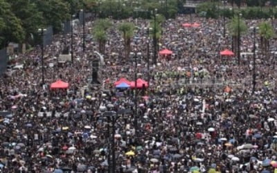 '中 무력개입' 우려 속 170만 홍콩 시위 평화적으로 마무리