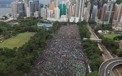 홍콩 '평화시위' 이어간다…31일도 대규모 도심 행진